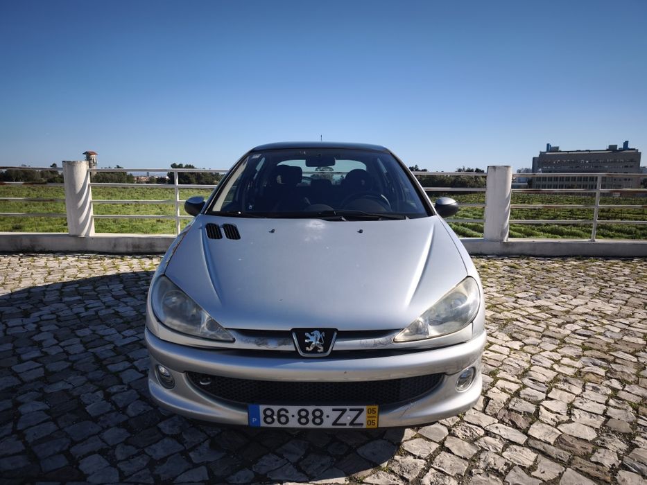 Peugeot 206 1.1 | Versão Black and Silver