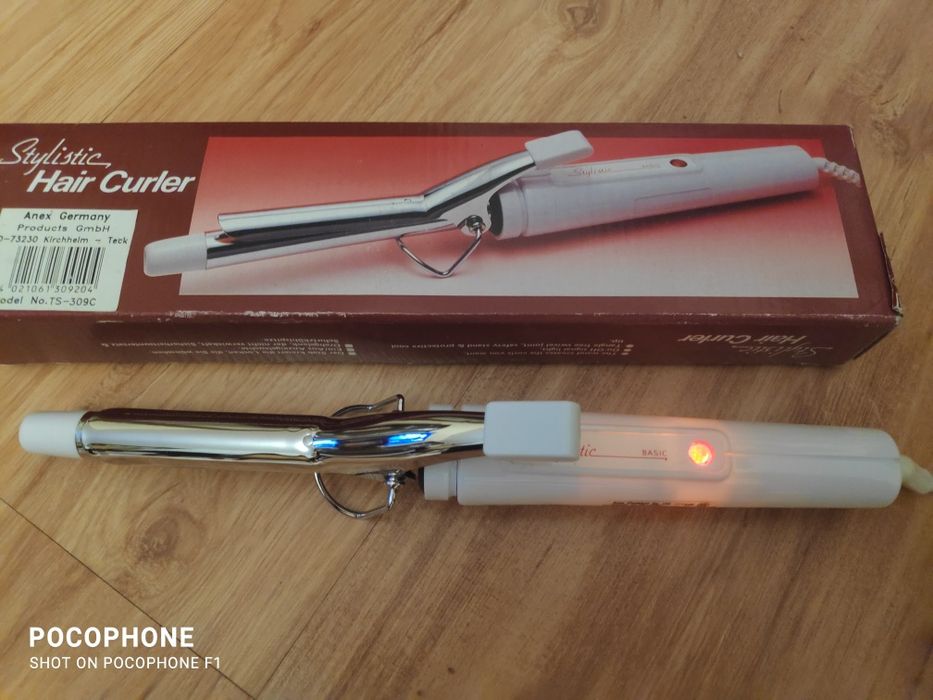 Lokówka do włosów.