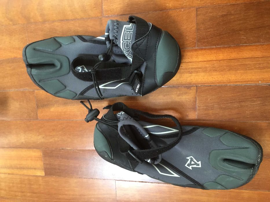 Botas de surf Excel tamanho 11. Novas.