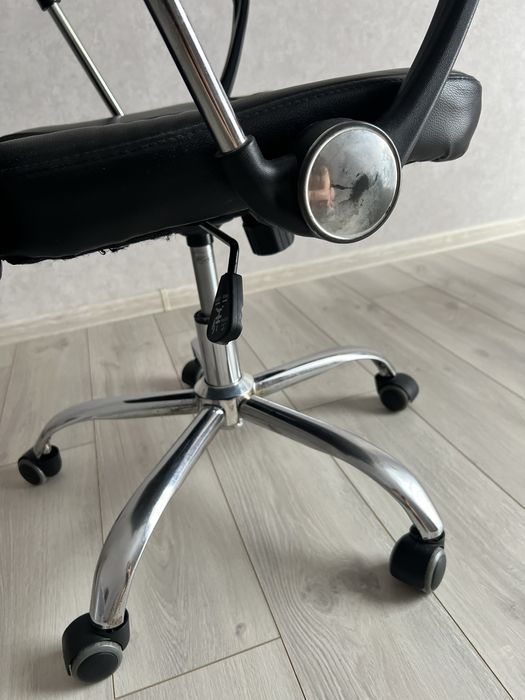 Крісло з jusk вживане стан як на фото