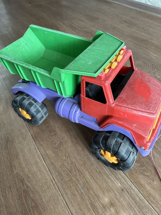 Машинка дитяча