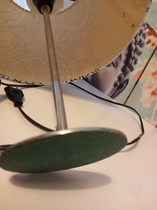 Candeeiro para mesa de cabeceira impecável