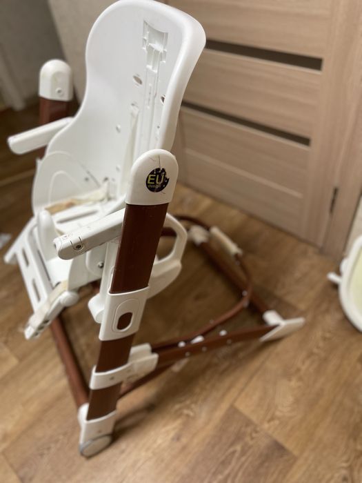 Стільчик для годування ICON Brown