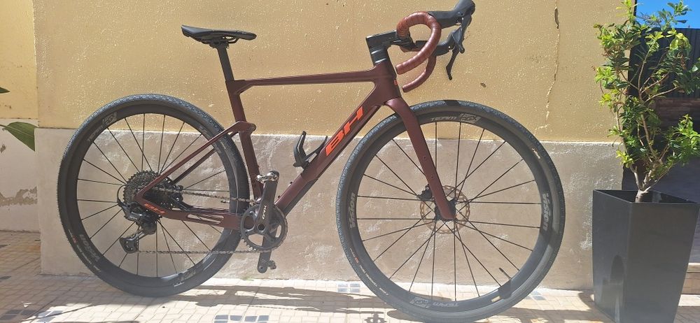 Bicicleta gravel BH