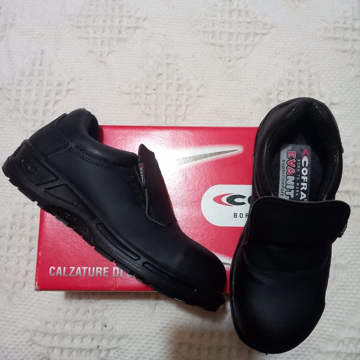 Sapatos de senhora com biqueira de aço