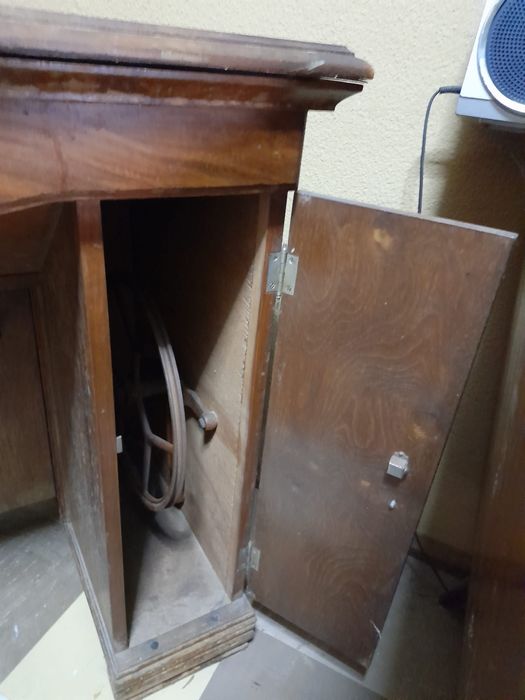 Movel de máquina muito antiga