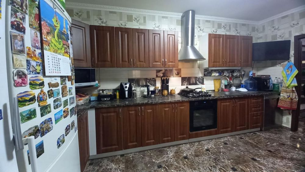 Продам комфортний одноповерховий будинок на проспекті Металургів