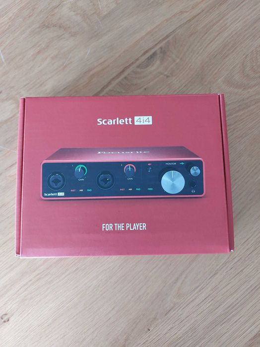 Interface áudio Focusrite Scarlett 4i4