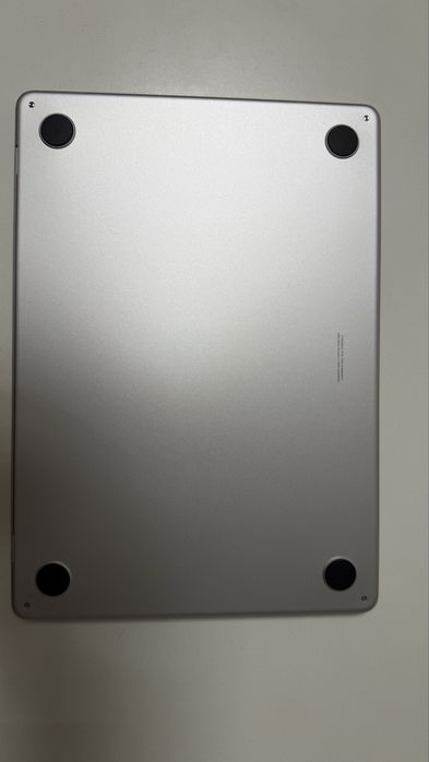 Macbook Air M2 silver