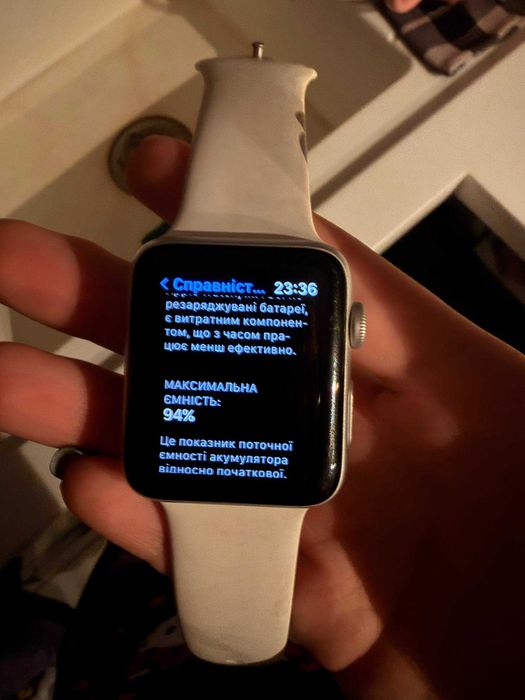 Apple Watch Series 3/GPS/42mm/A1859 ④ Apple Watch Series 3 (A1859, 42mm GPS): 3 999 грн. - Смарт-часы