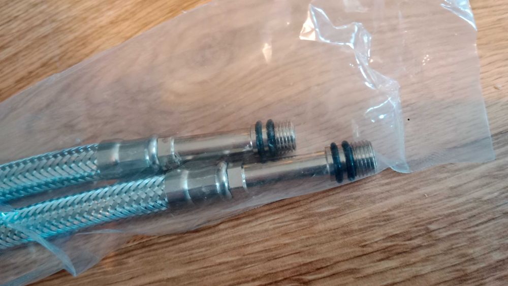 2 nowe wężyki do baterii długość 45 cm