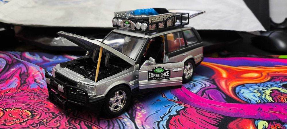 Модель Range Rover Land Rover 2001 1/24 Bburago Experience