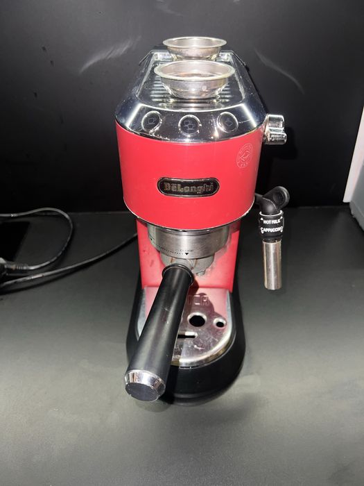 Express kolbowy deLonghi