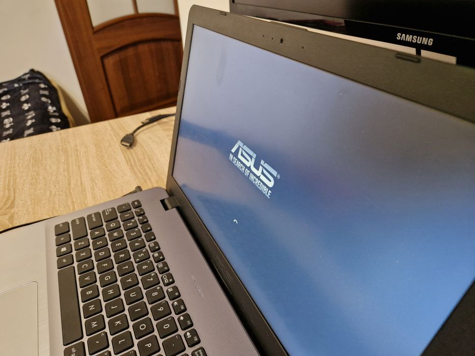 Laptop Asus R542U i5-8250U / 16GB RAM / 500GB SSD - do pracy/nauki ...
