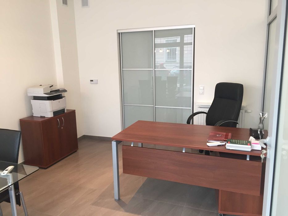 Sprzedam komplet mebli biurowych