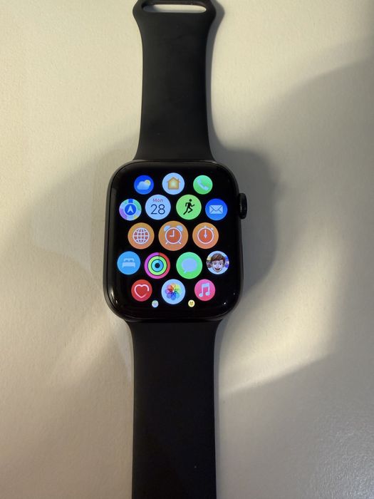 Apple Watch Series 8 (45mm, GPS) Midnight Aluminum — zestaw z pudełkiem