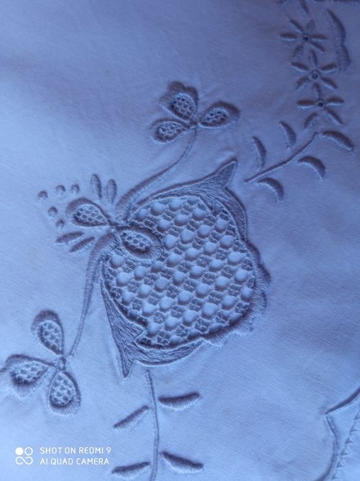 Lencois bordados a máquina pedal