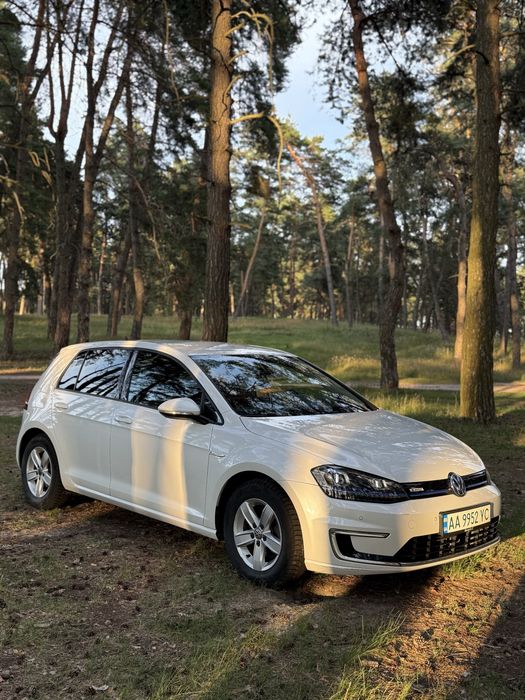 Продажа/обмен Volkwagen E-Golf . Электро