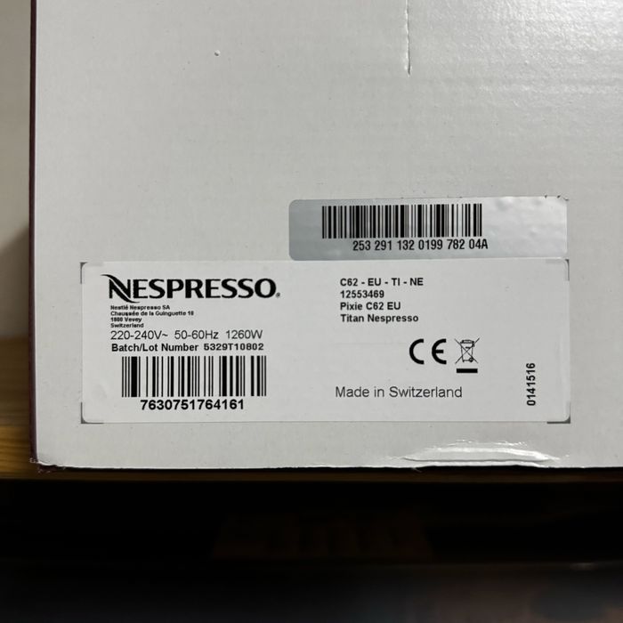 Máquina NESPRESSO PIXIE Titan Nova