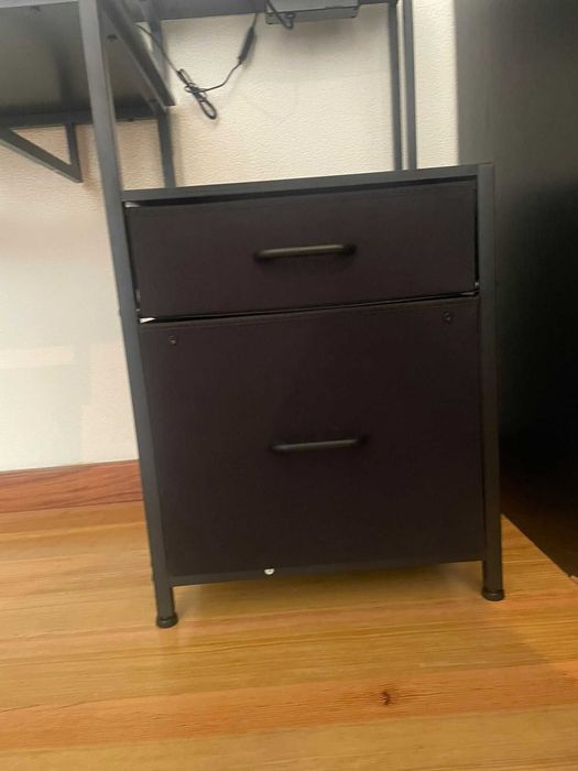 Secretária Gaming como nova (1 mês de uso)