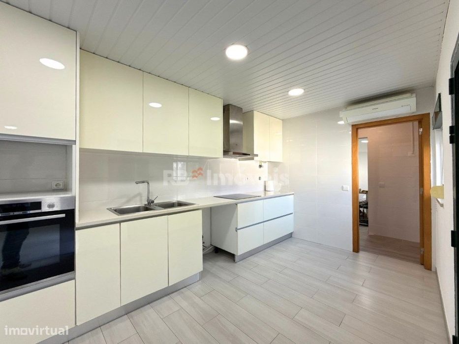 Moradia T3 Renovada com Quintal e Anexo Atalaia, Vila Nova da Barqu...
