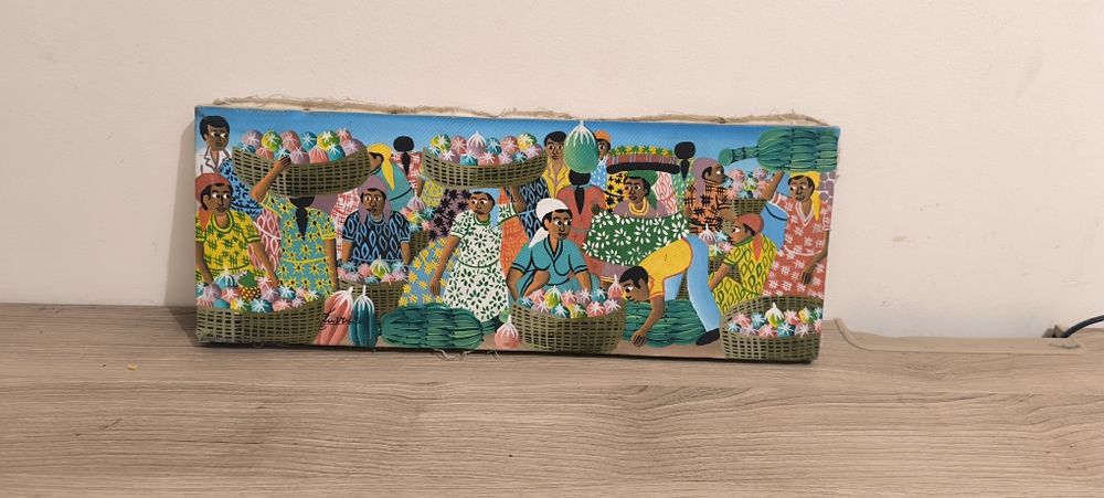 Vários quadros pintados a mão