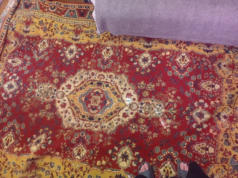 Килим б/у настінний та напольний