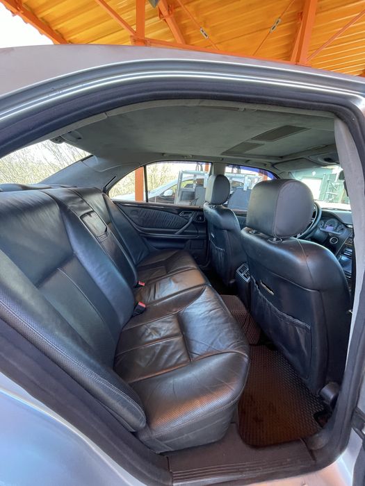 Продам Mercedes-Benz E-Class 2001