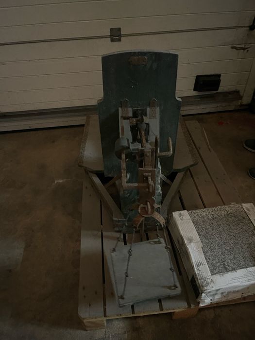 Balança antiga de pesos