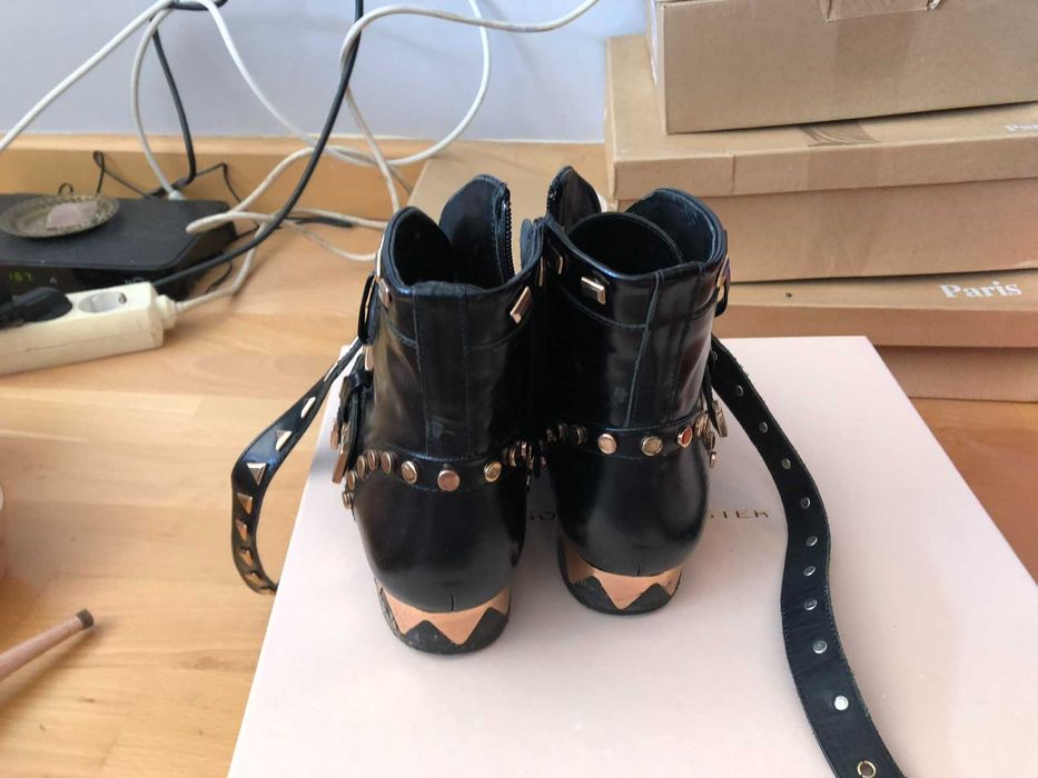 botas sophia webster 36 com tachas douradas