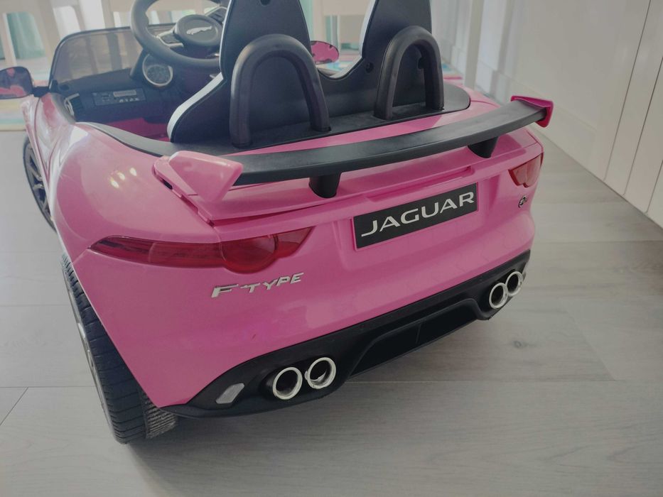 Carro elétrico Jaguar F-Type SVR 12V rosa