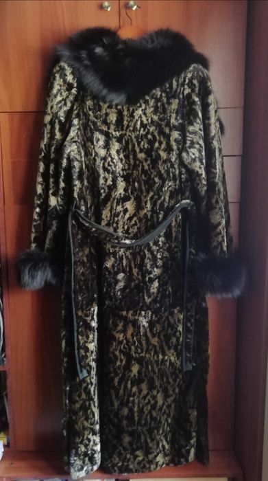Шуба з натуральним хутром.