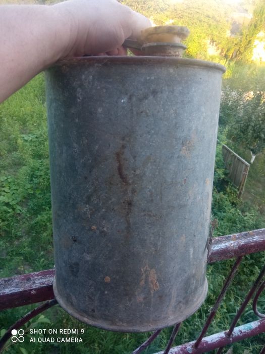 Продам канистру 10л