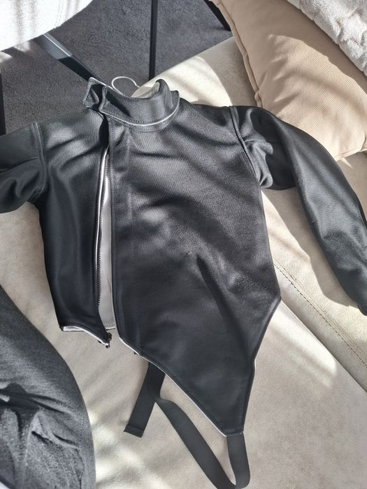 Kaftan szermierczy dla dziecka w wieku 7-10  lat.
