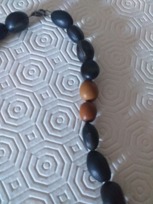 Colar de Madeira