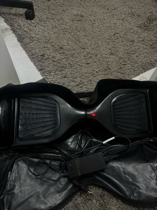 Hoverboard preto com leds azuis