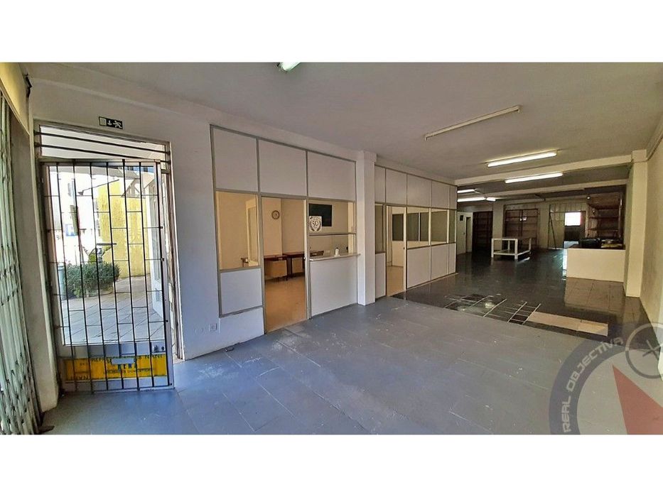 Espaço Versátil para Comércio, Serviços ou Habitação