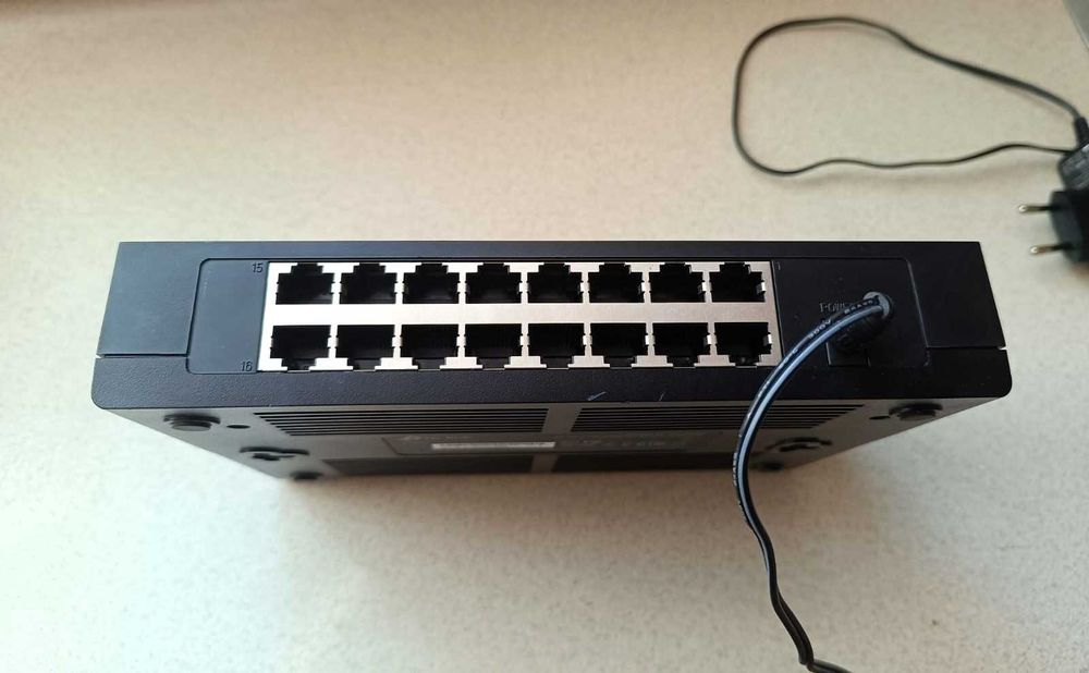 Комутатор мережевий tp-link TL-SF1016D