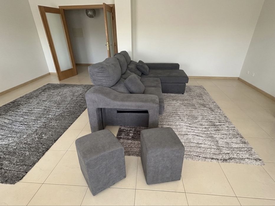 Sofá Chaise Longue com Arrumação e 2 Puffs integrados
