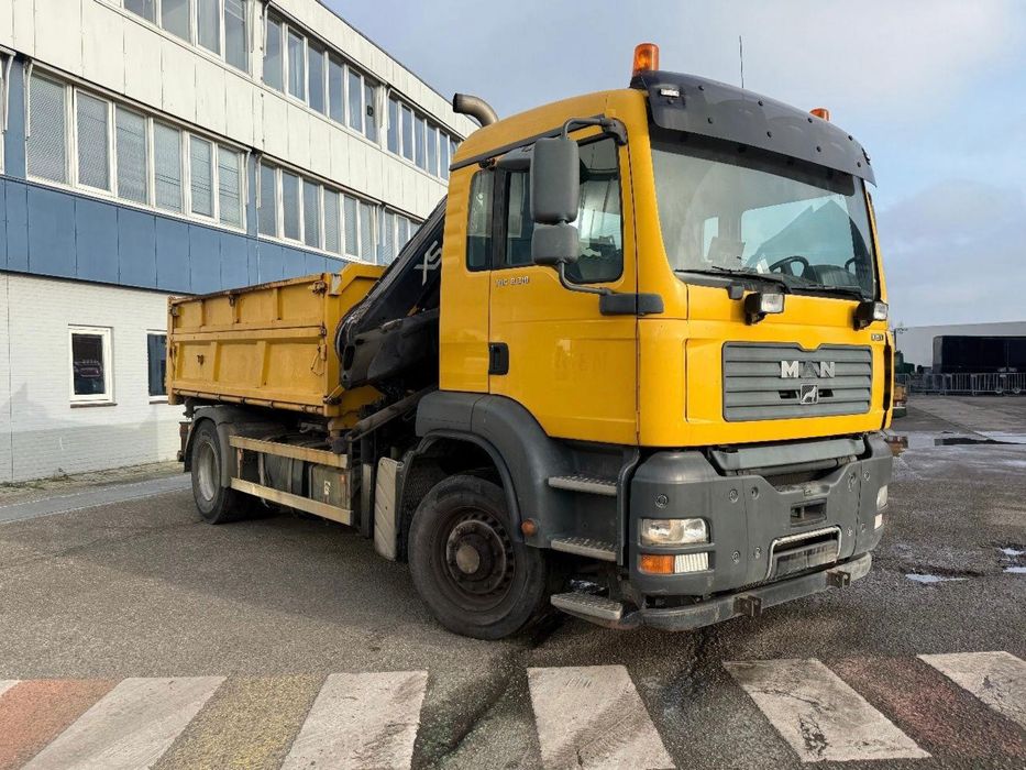 MAN 18.310 4X4 GRUA HIAB-122 TRIBASCULANTE SÓ 330.000km #OPORTUNIDADE#