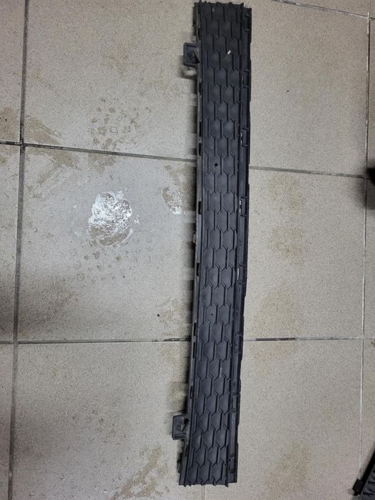 Kratka środkowa zderzaka Mercedes GLE W167 AMG