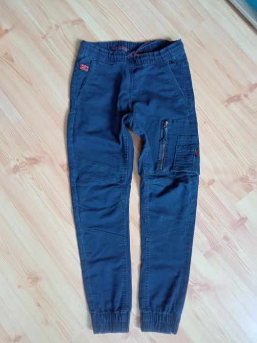 Spodnie typu Jogger firmy Cropp