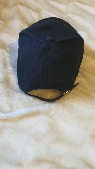 Бейсболка Louis Vuitton / Чорна кепка ЛВ в ідеальному стані
Опис товару