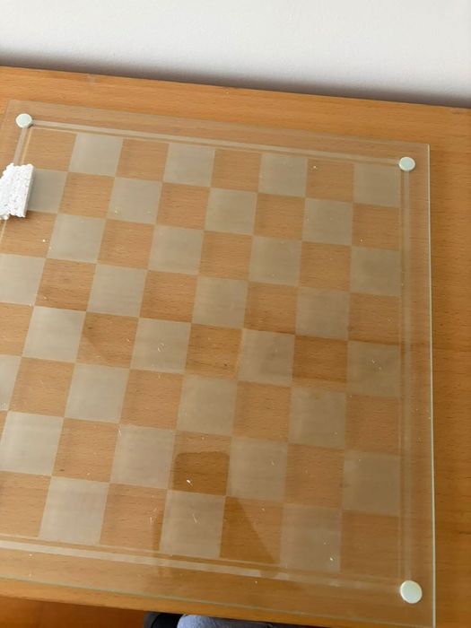 Jogo de xadrez em vidro
