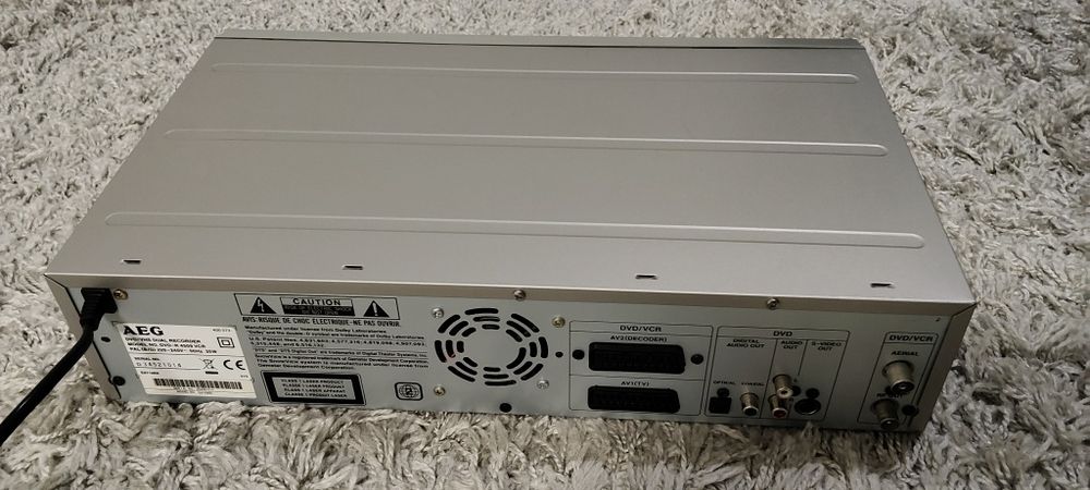 Magnetowid Video Nagrywarka FUNAI (AEG) DVD-R 4509 VCR 6gł.HI-FI pilot