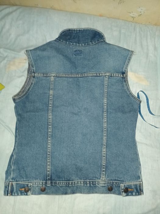 Женская жилетка джинсовая