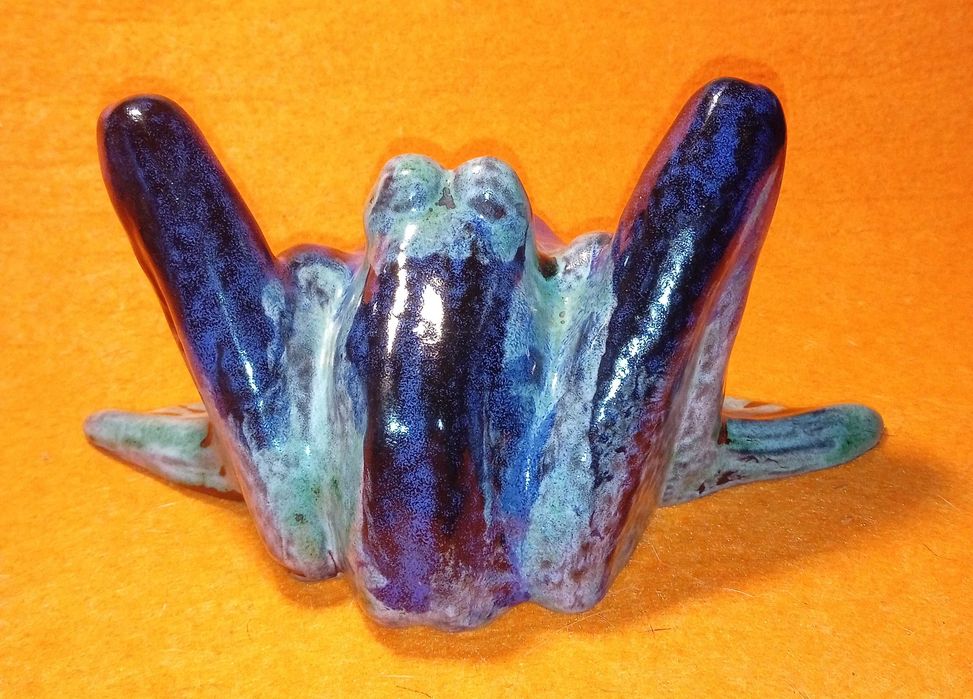 Estatueta de Sapo em Cerâmica