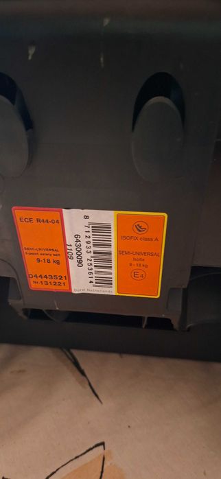 Cadeira auto Maxi Cosi, classe A, 9kg 18kg com sistema isofix em muito bom estado.