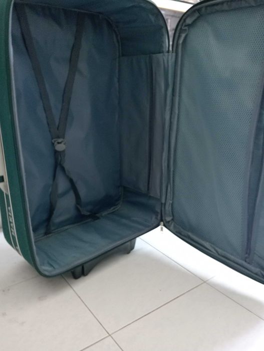 Vende se mala grande de viagem