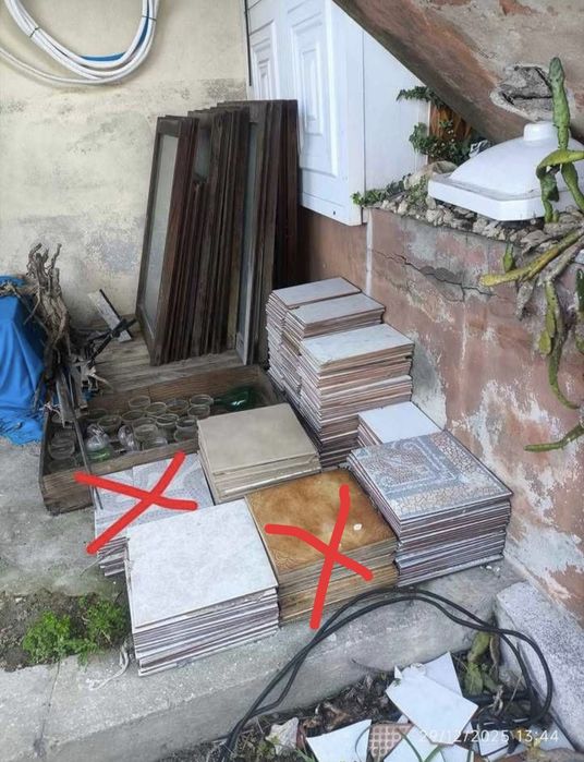 Lot of ceramic and tile surplus – various models